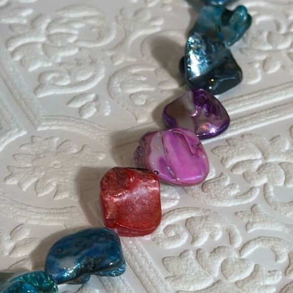 Mother Of Pearl Colored Bead Necklace 21” - Picture 10 of 15
